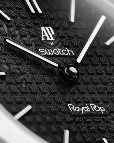 Bleedessential Collab Royal Pop (Black)